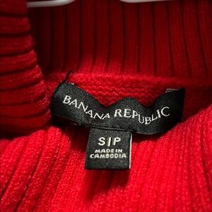 Banana Republic Women's Vibrant Red Turtleneck Sweater